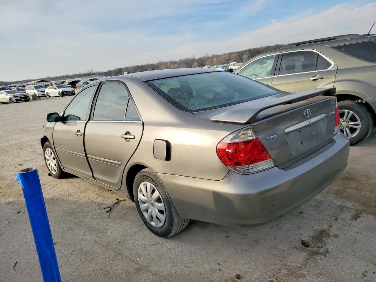 2006 TOYOTA CAMRY LE photo 2
