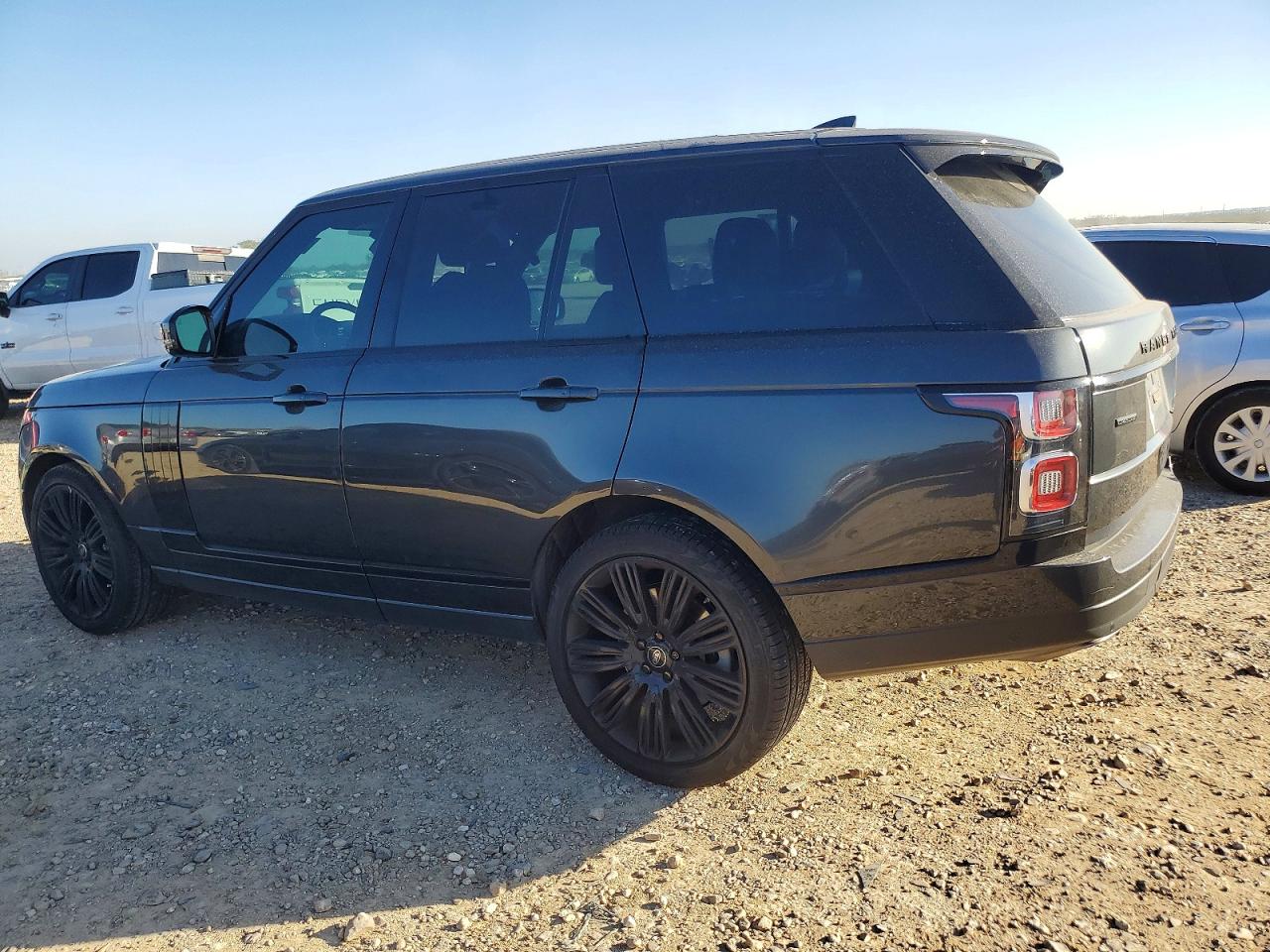 2019 LAND ROVER RANGE ROVER HSE photo 2