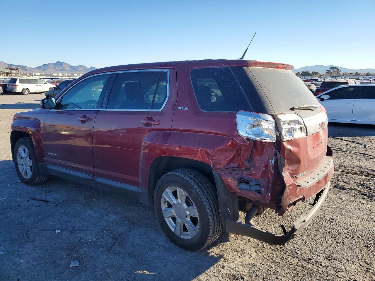 2012 GMC TERRAIN SLE photo 2