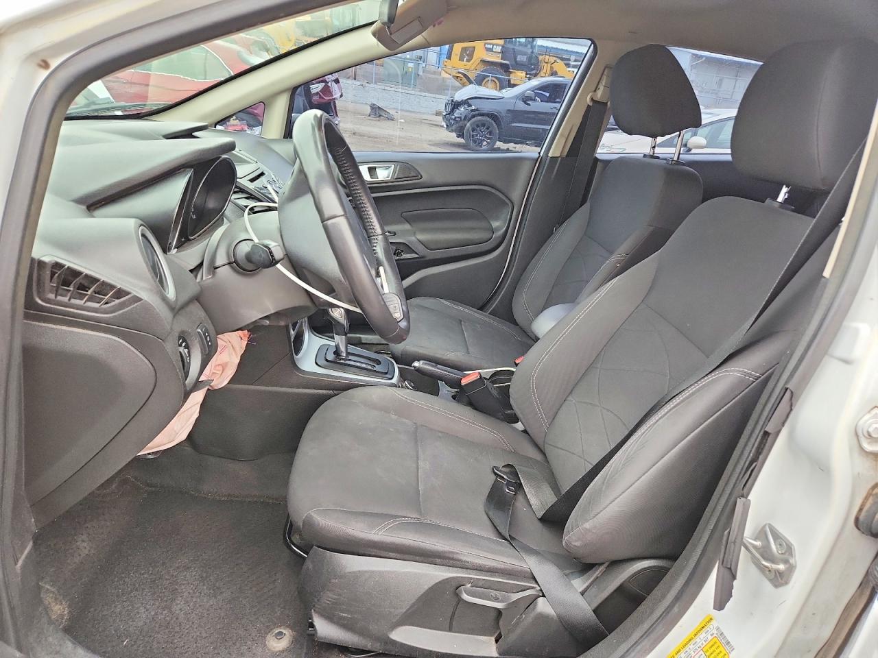 2015 FORD FIESTA SE photo 7