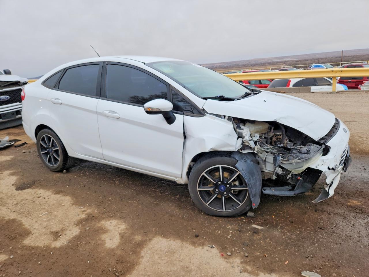 2015 FORD FIESTA SE photo 4