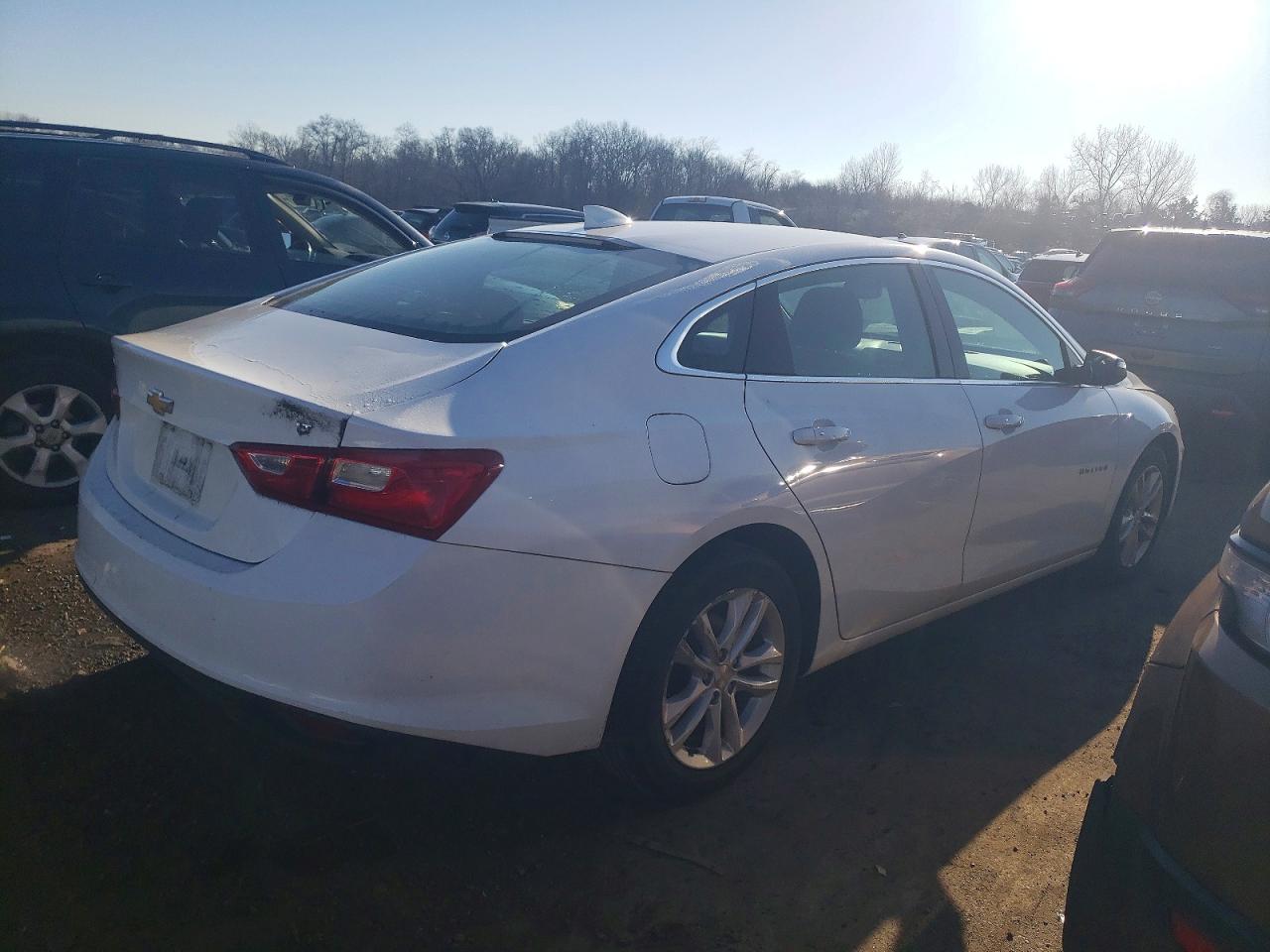 2017 CHEVROLET MALIBU LT photo 3