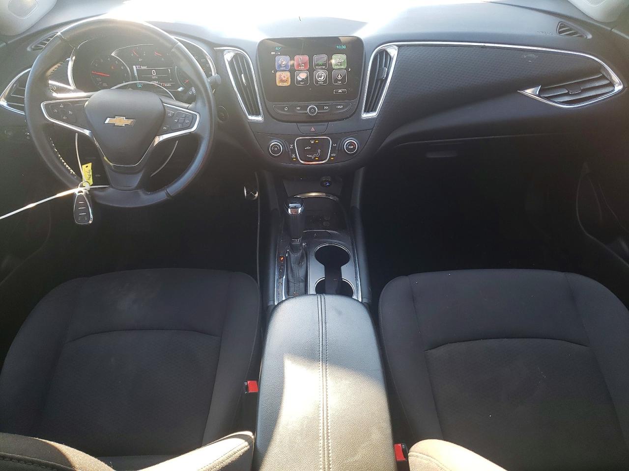 2017 CHEVROLET MALIBU LT photo 8