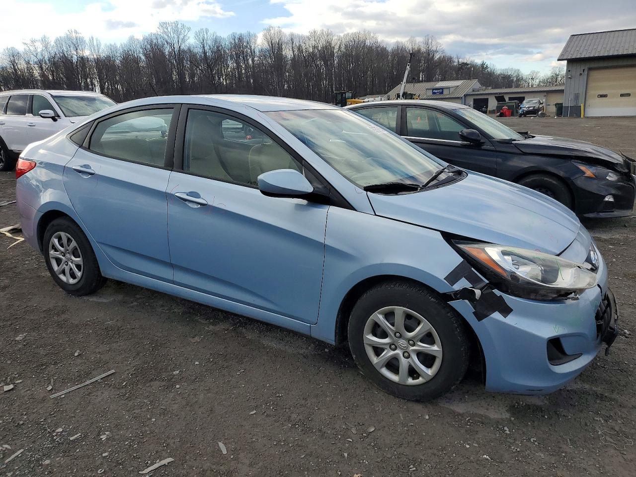 2014 HYUNDAI ACCENT GLS photo 4