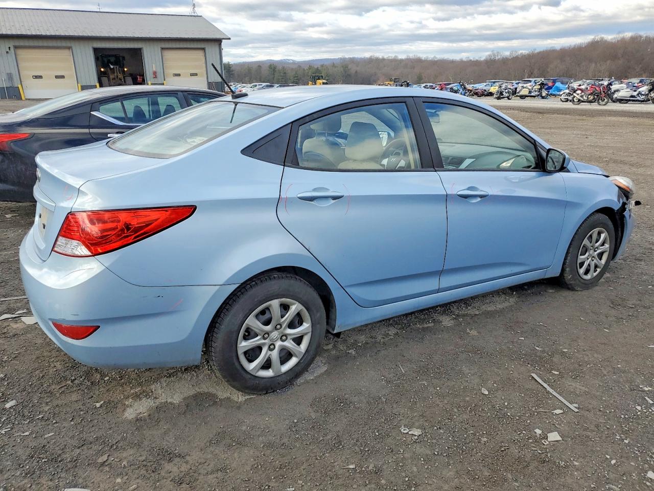2014 HYUNDAI ACCENT GLS photo 3