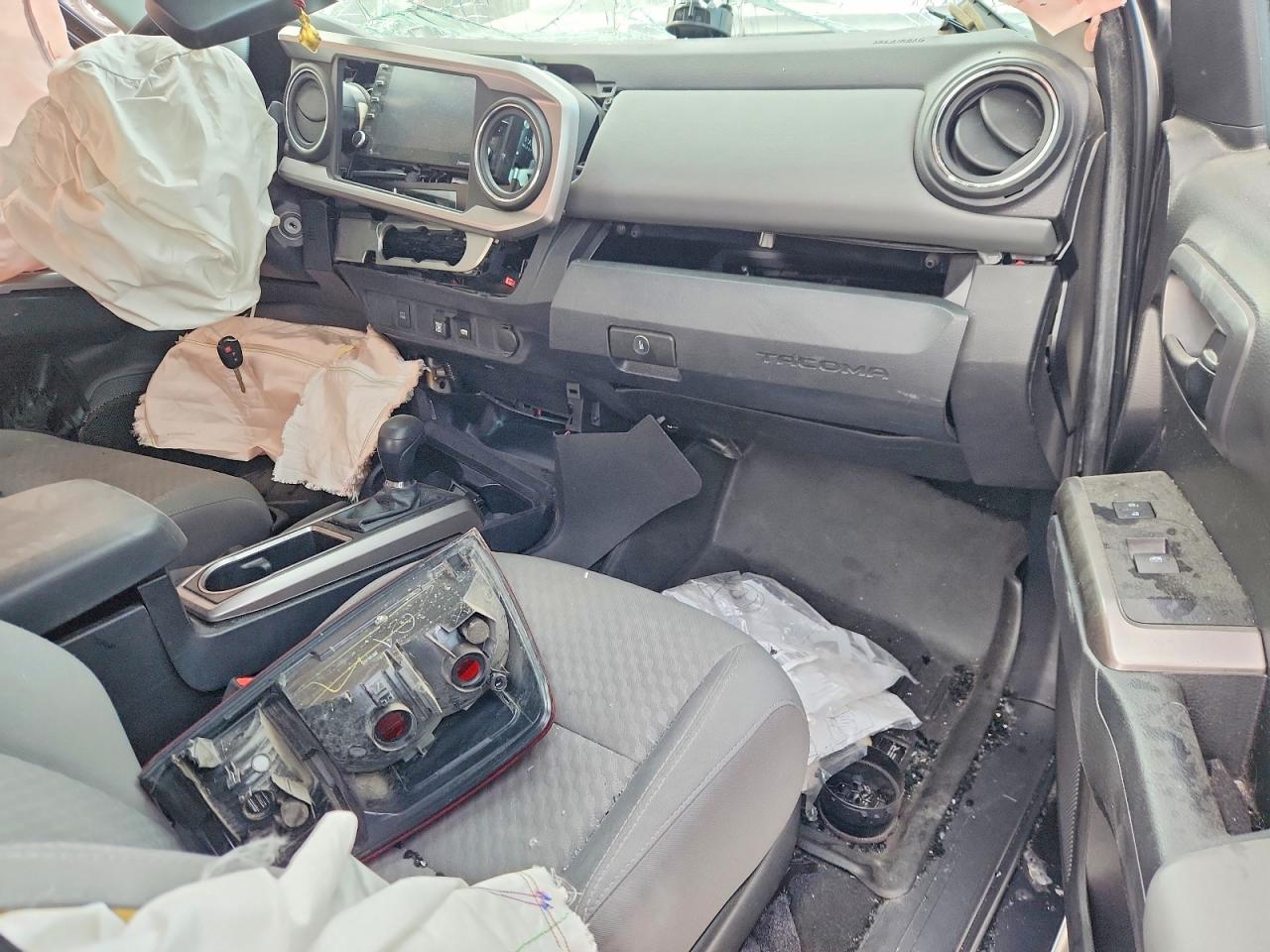 2022 TOYOTA TACOMA DOUBLE CAB photo 8