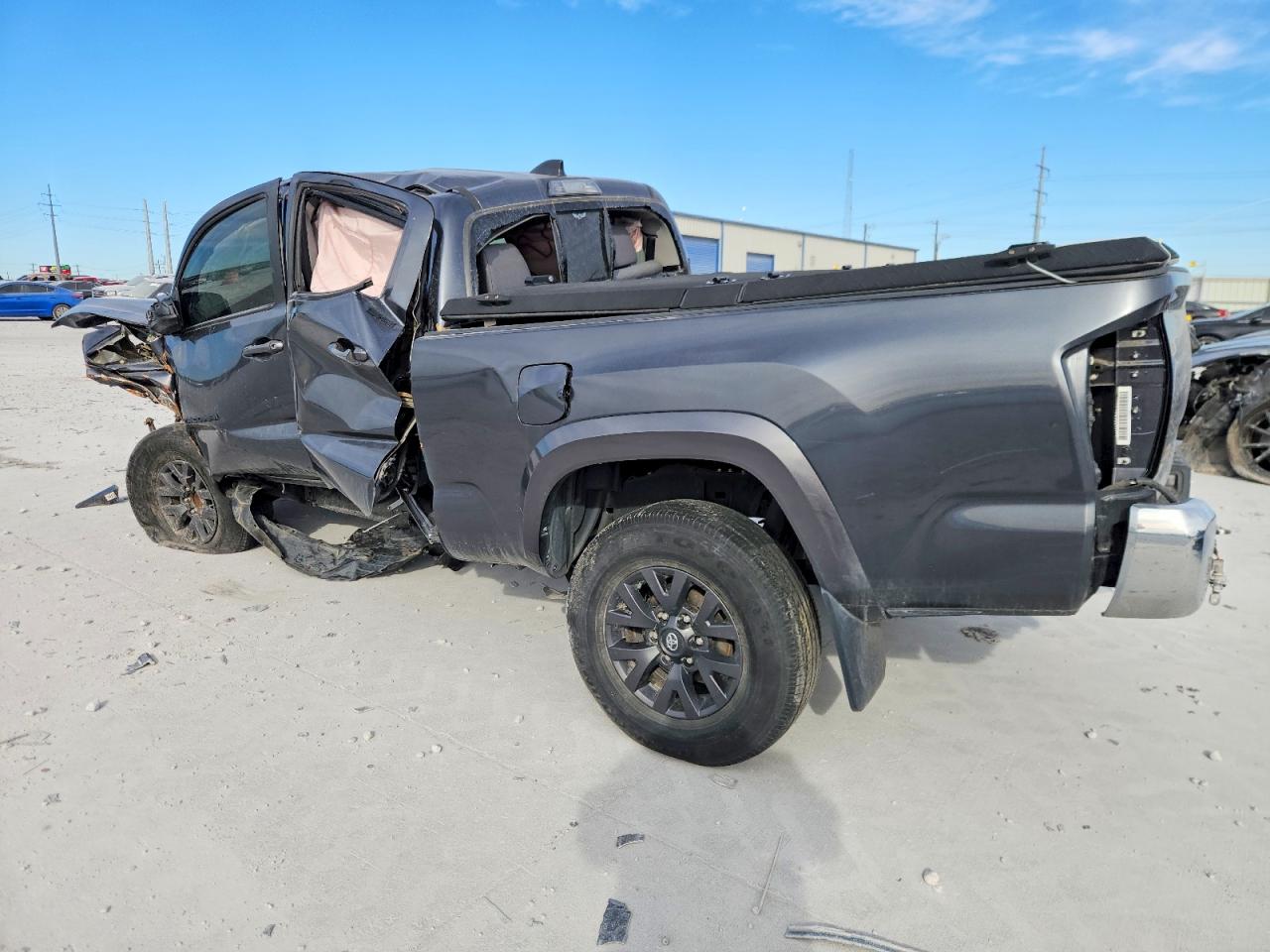2022 TOYOTA TACOMA DOUBLE CAB photo 2