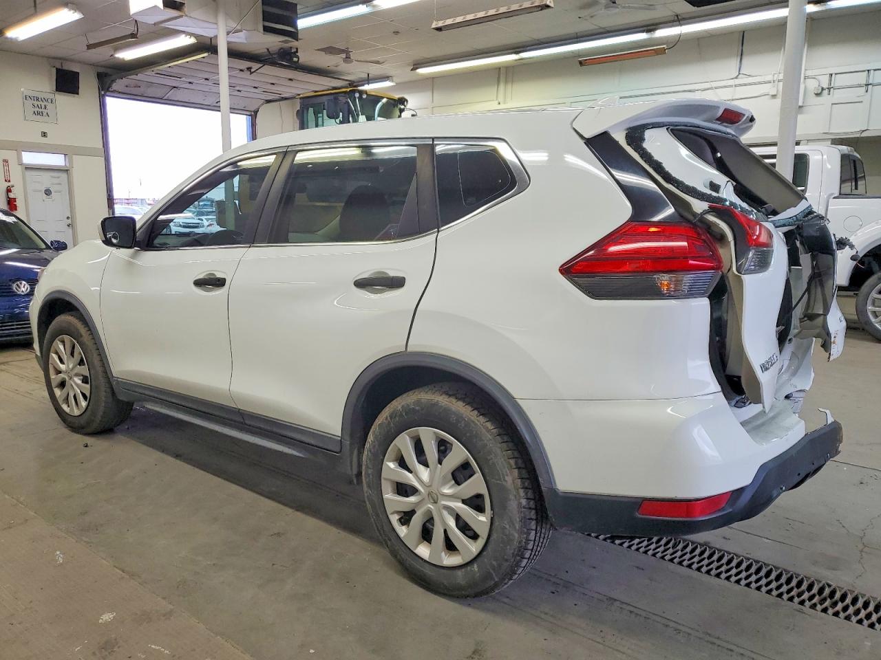 2017 NISSAN ROGUE S photo 2