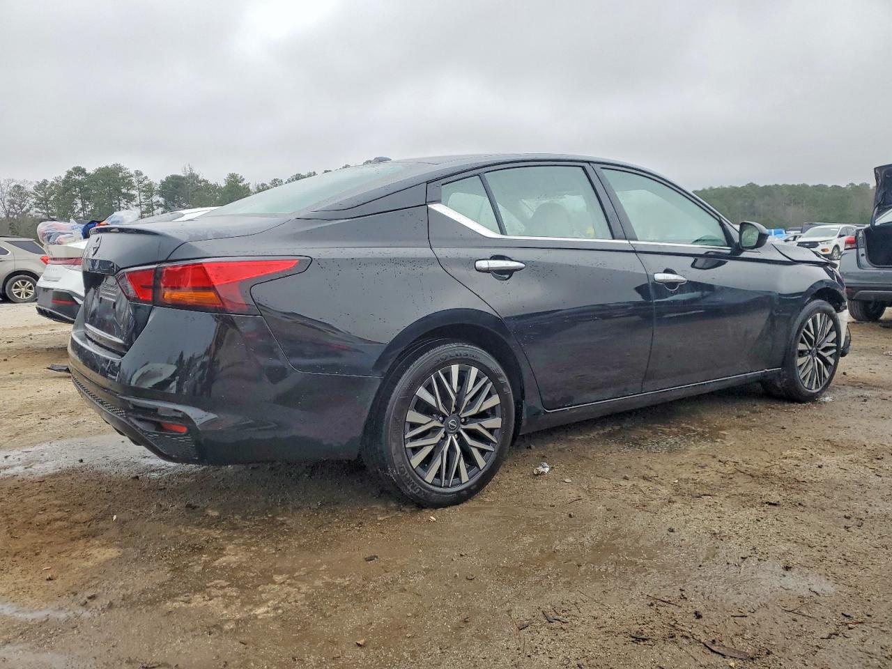 2025 NISSAN ALTIMA SV photo 3