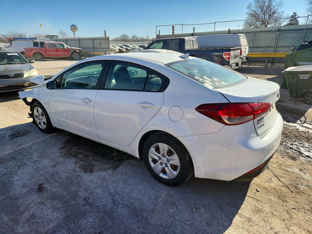 2017 KIA FORTE LX photo 2
