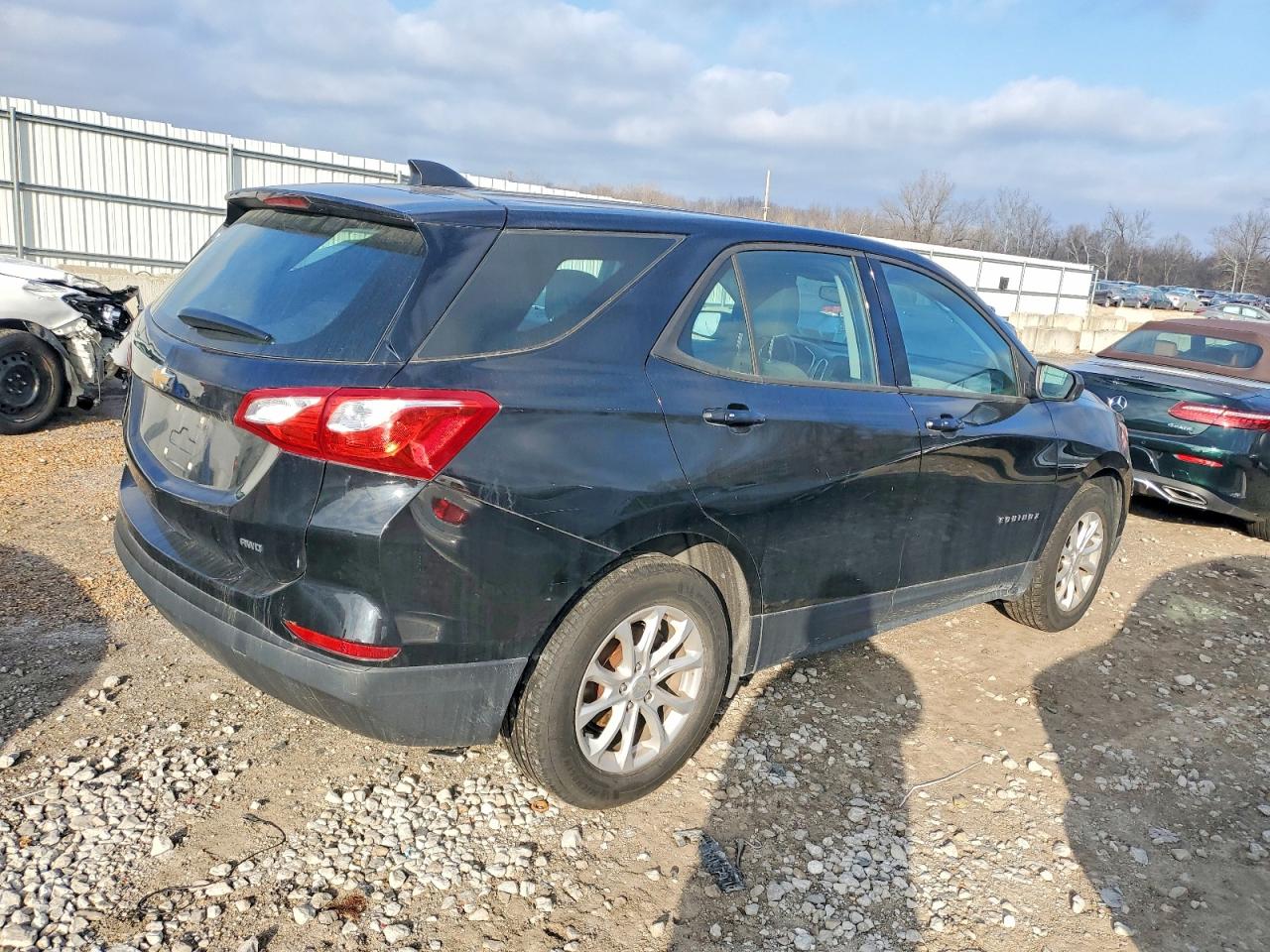2019 CHEVROLET EQUINOX LS photo 3