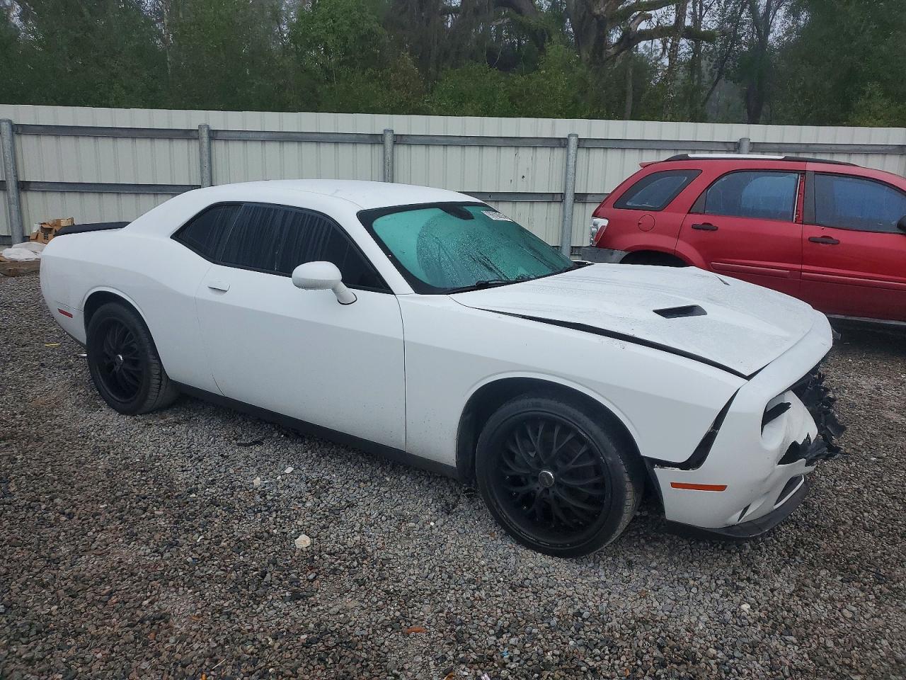 2016 DODGE CHALLENGER SXT photo 4