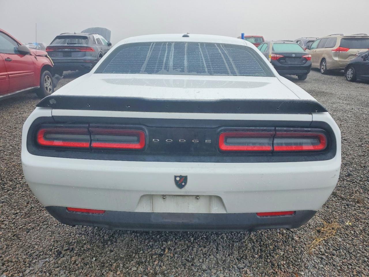2016 DODGE CHALLENGER SXT photo 6