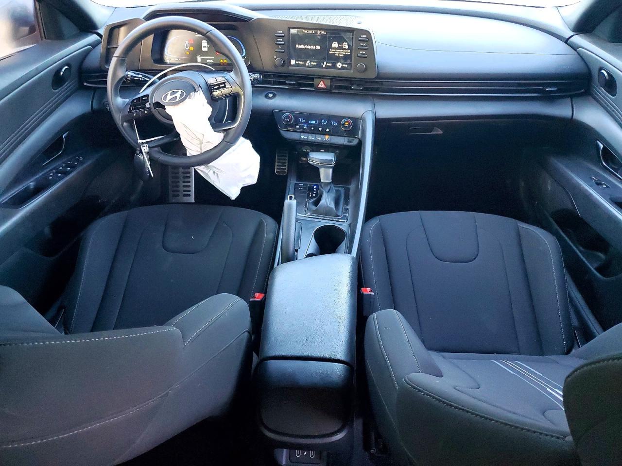2025 HYUNDAI ELANTRA SEL SPORT photo 8