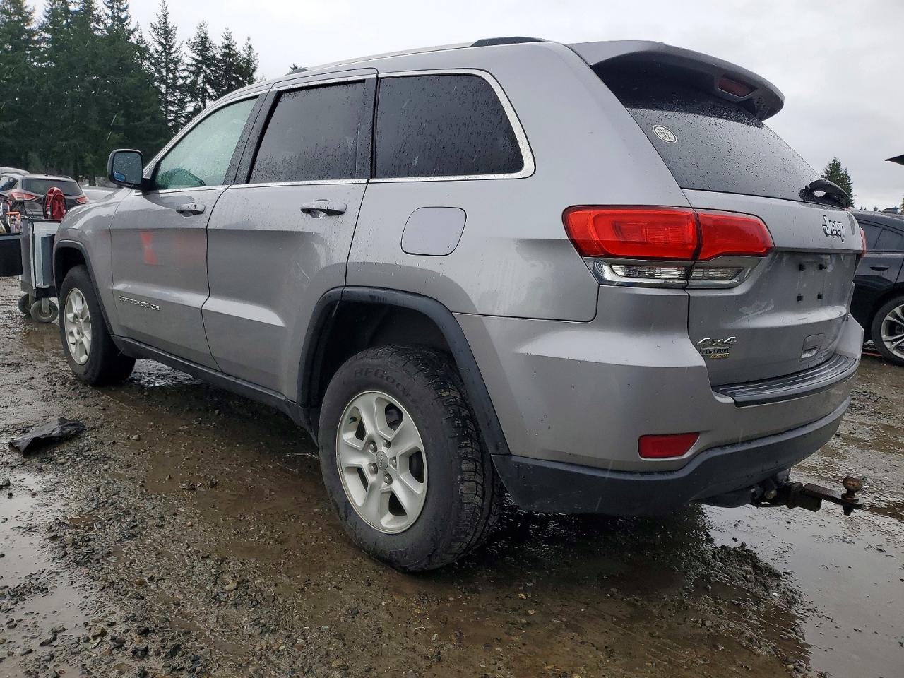 2015 JEEP GRAND CHEROKEE LAREDO photo 2