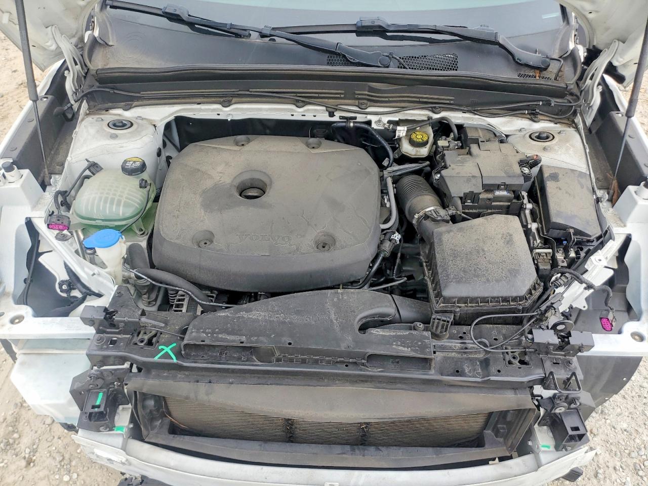 2019 VOLVO XC40 T5 MOMENTUM photo 12