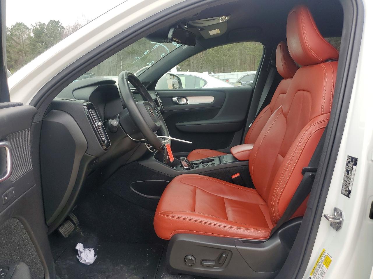 2019 VOLVO XC40 T5 MOMENTUM photo 7