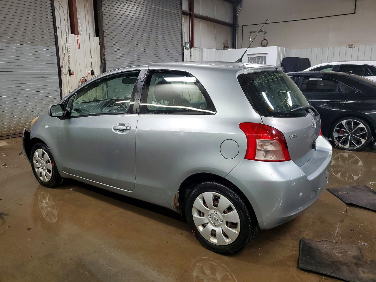 2008 TOYOTA YARIS photo 2