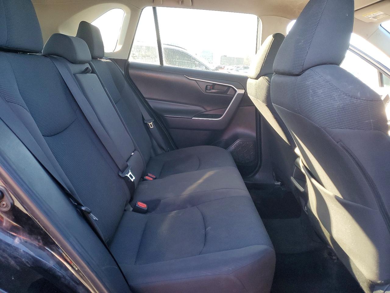 2019 TOYOTA RAV4 LE photo 11