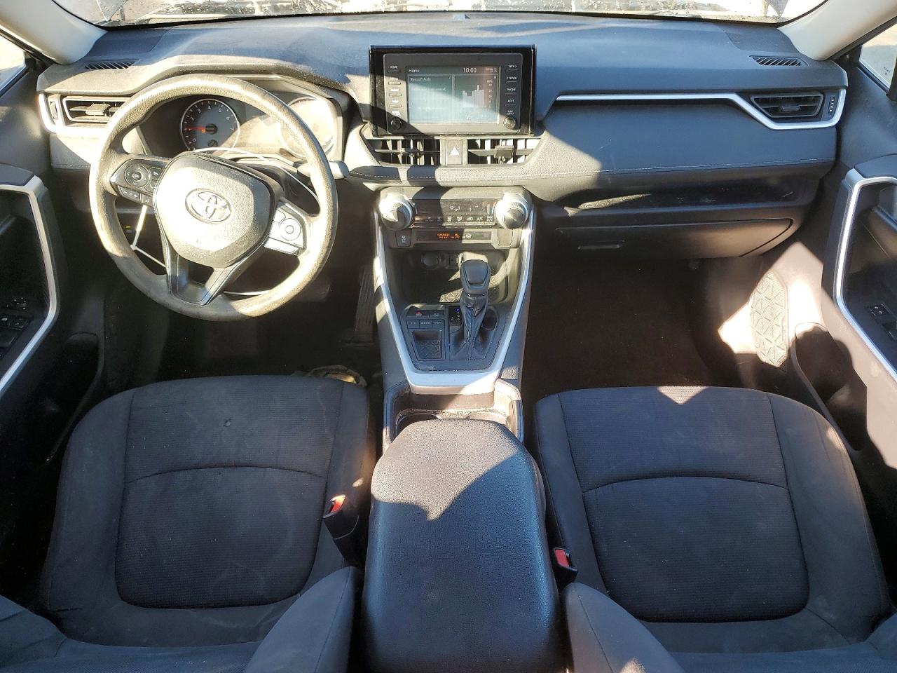 2019 TOYOTA RAV4 LE photo 8