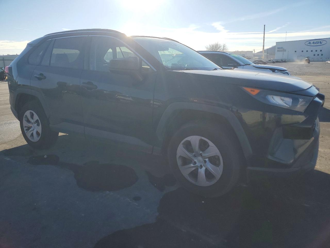 2019 TOYOTA RAV4 LE photo 4