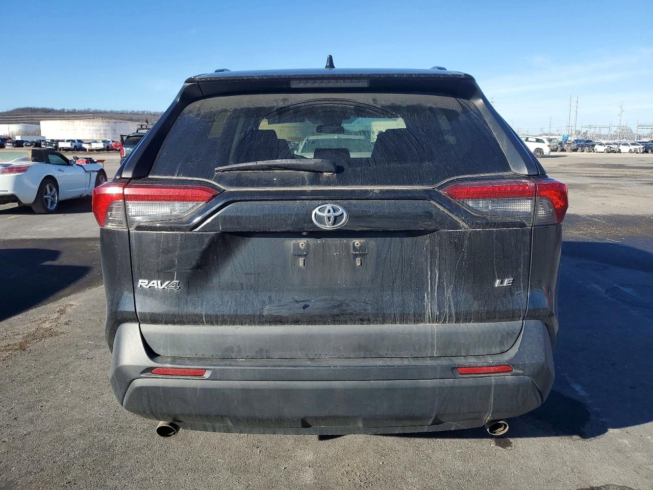 2019 TOYOTA RAV4 LE photo 6