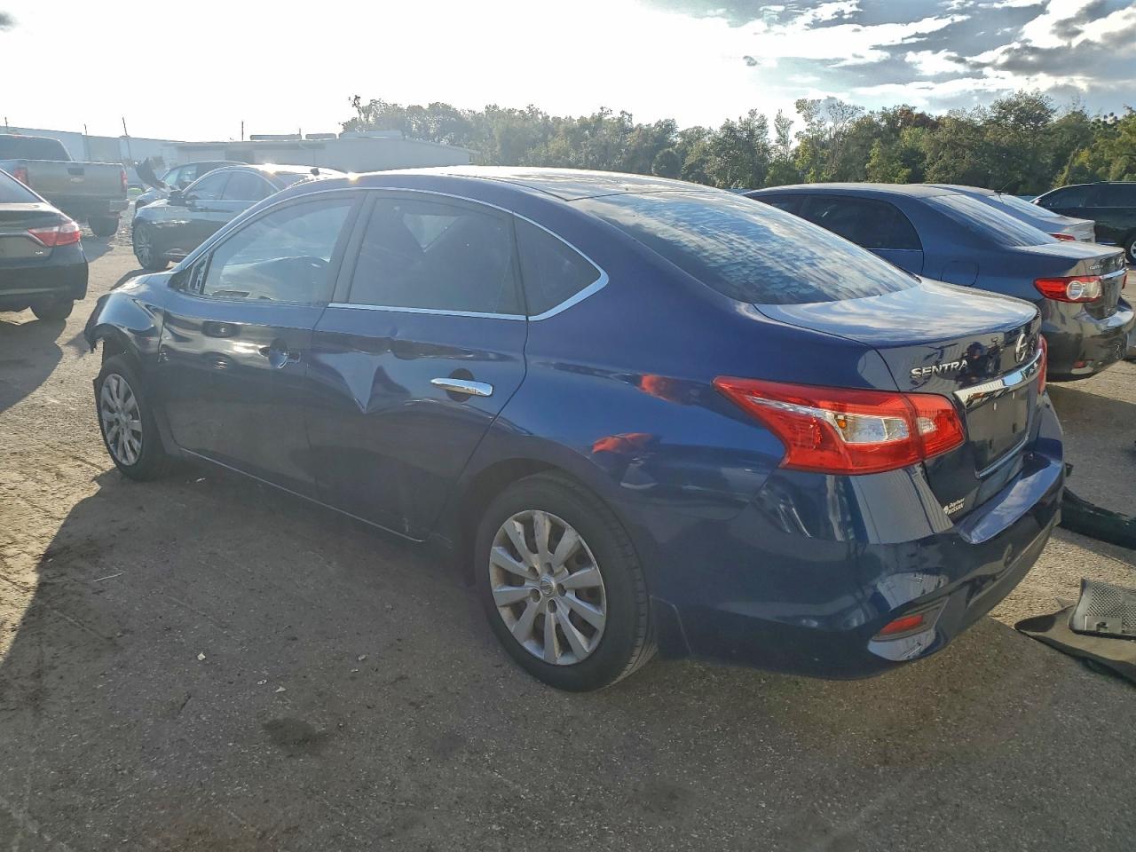 2019 NISSAN SENTRA S photo 4