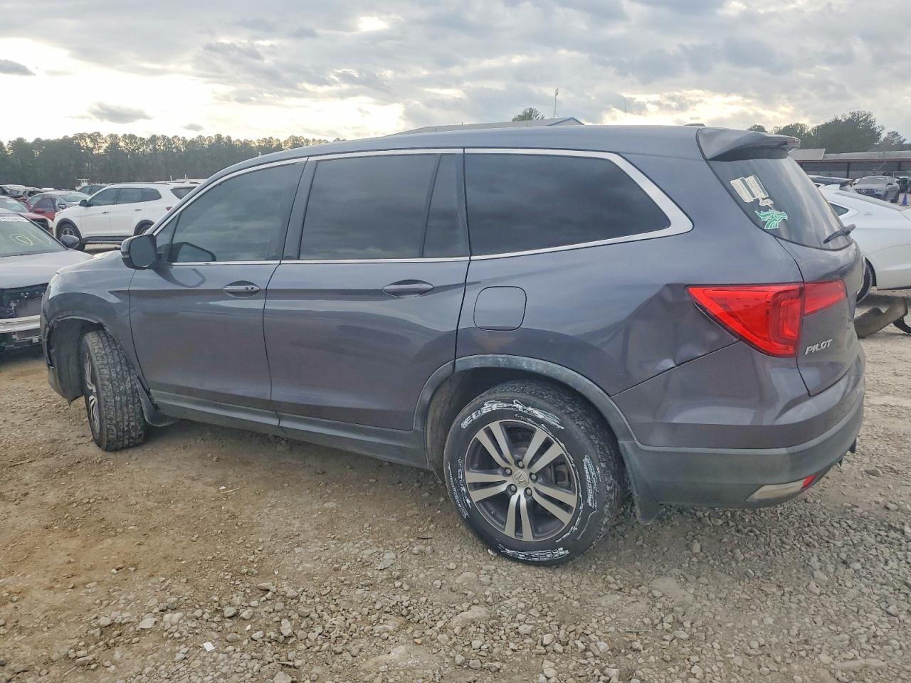 2016 HONDA PILOT EXL photo 2