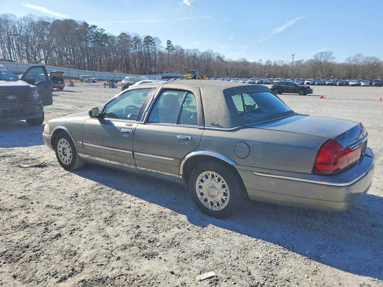2003 MERCURY GRAND MARQUIS GS photo 2