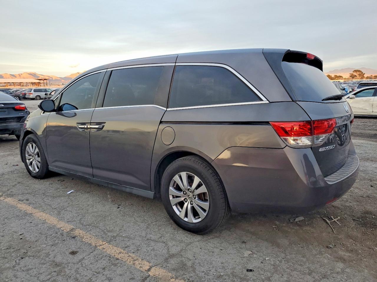2016 HONDA ODYSSEY EX photo 3