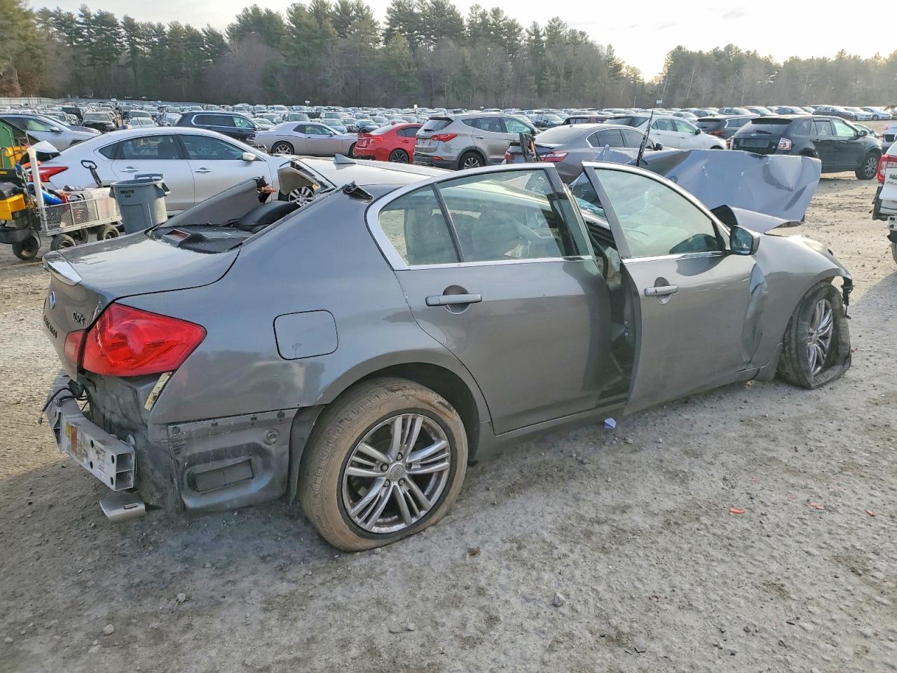2013 INFINITI G37 photo 3