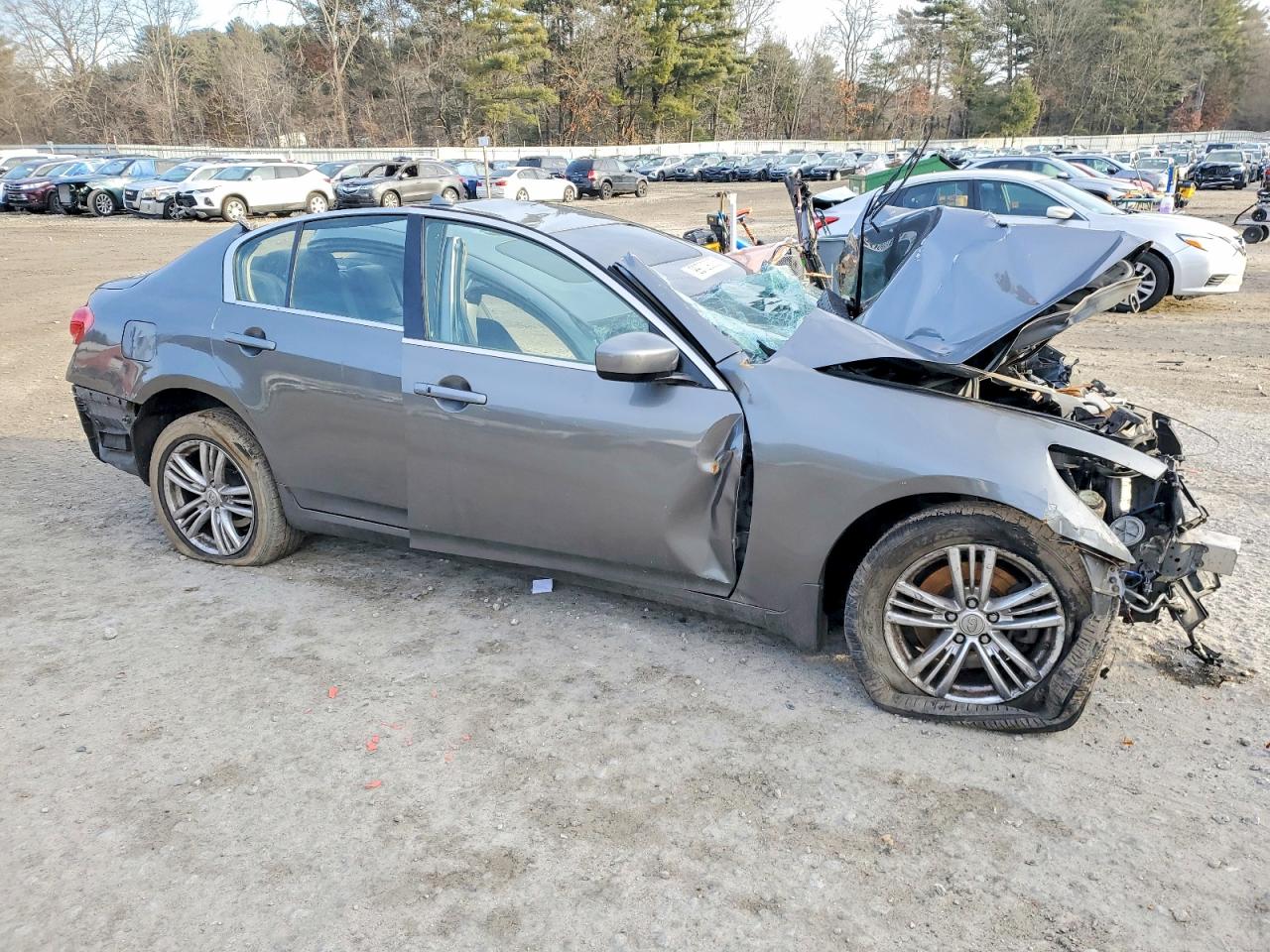 2013 INFINITI G37 photo 4