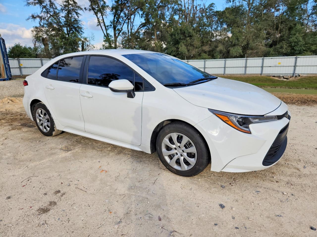 2024 TOYOTA COROLLA LE photo 4