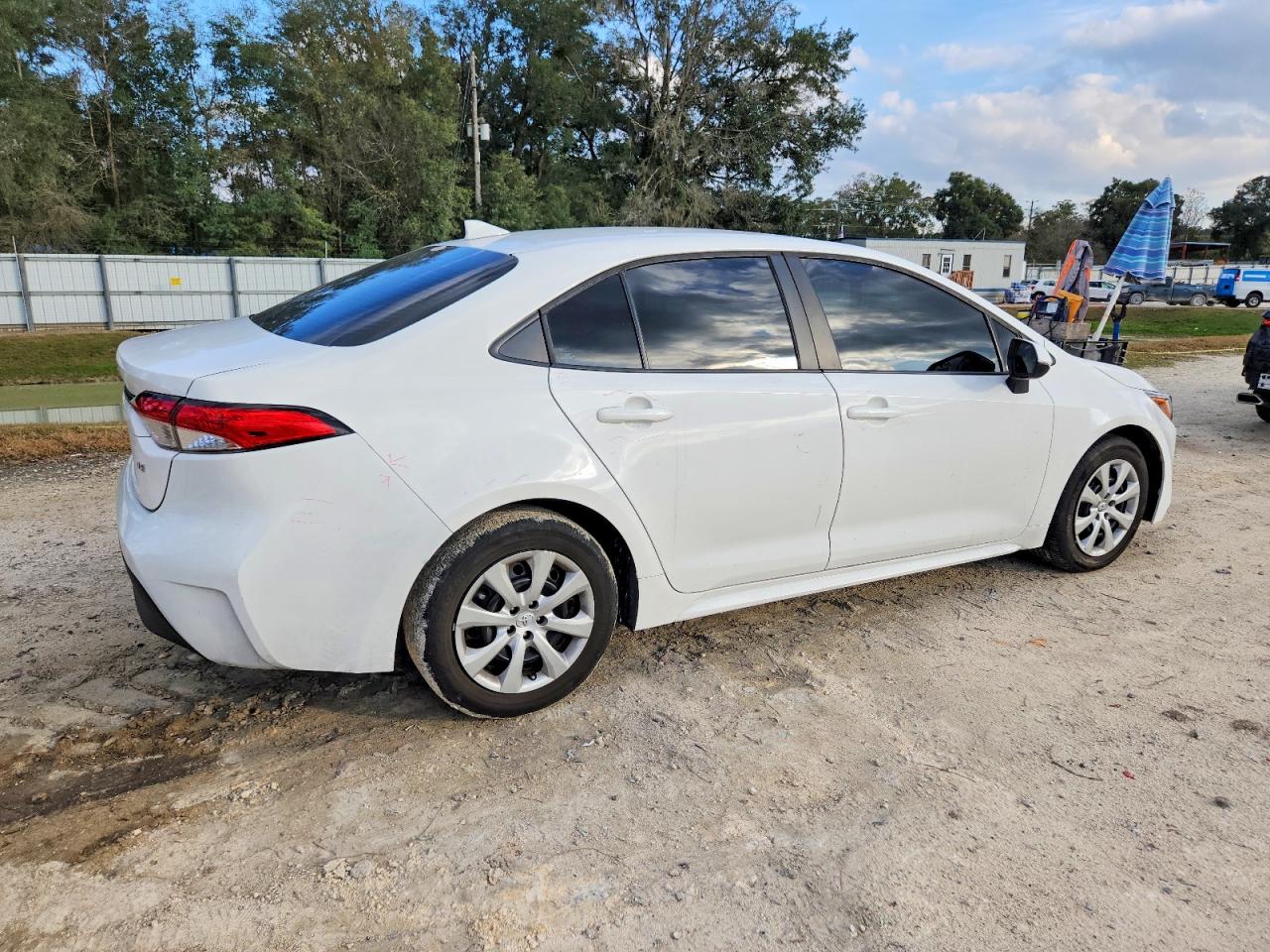 2024 TOYOTA COROLLA LE photo 3