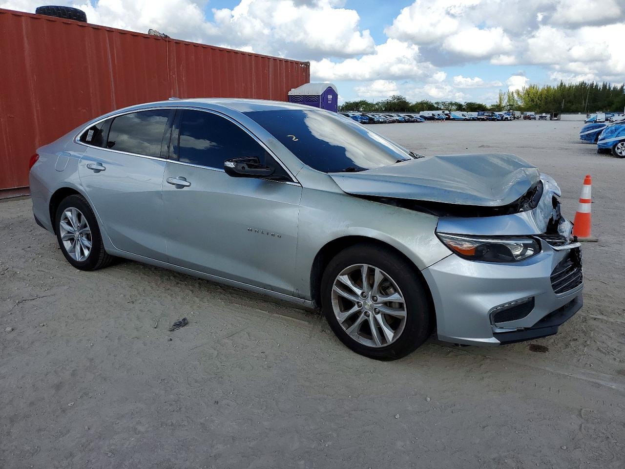 2018 CHEVROLET MALIBU LT photo 4