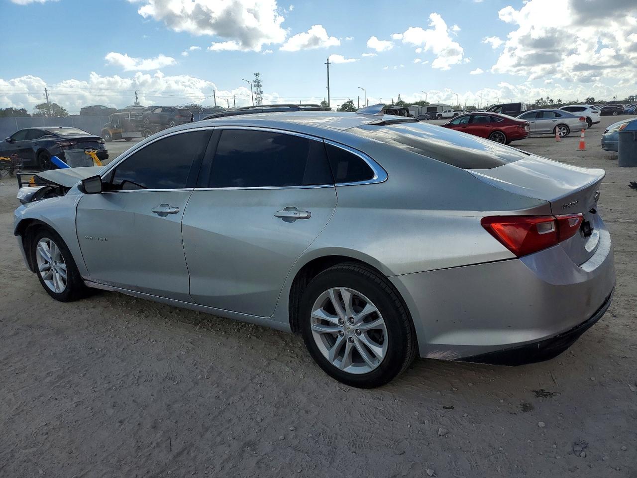 2018 CHEVROLET MALIBU LT photo 2