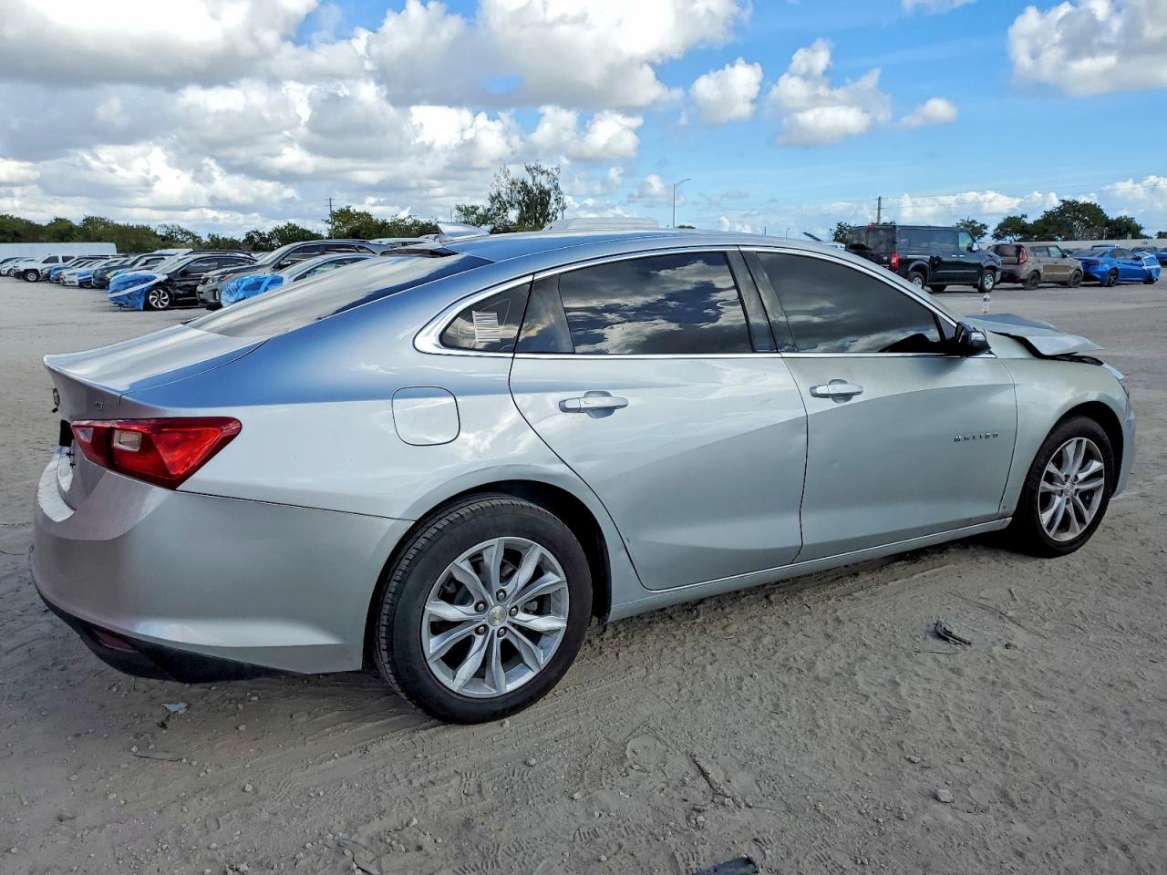 2018 CHEVROLET MALIBU LT photo 3