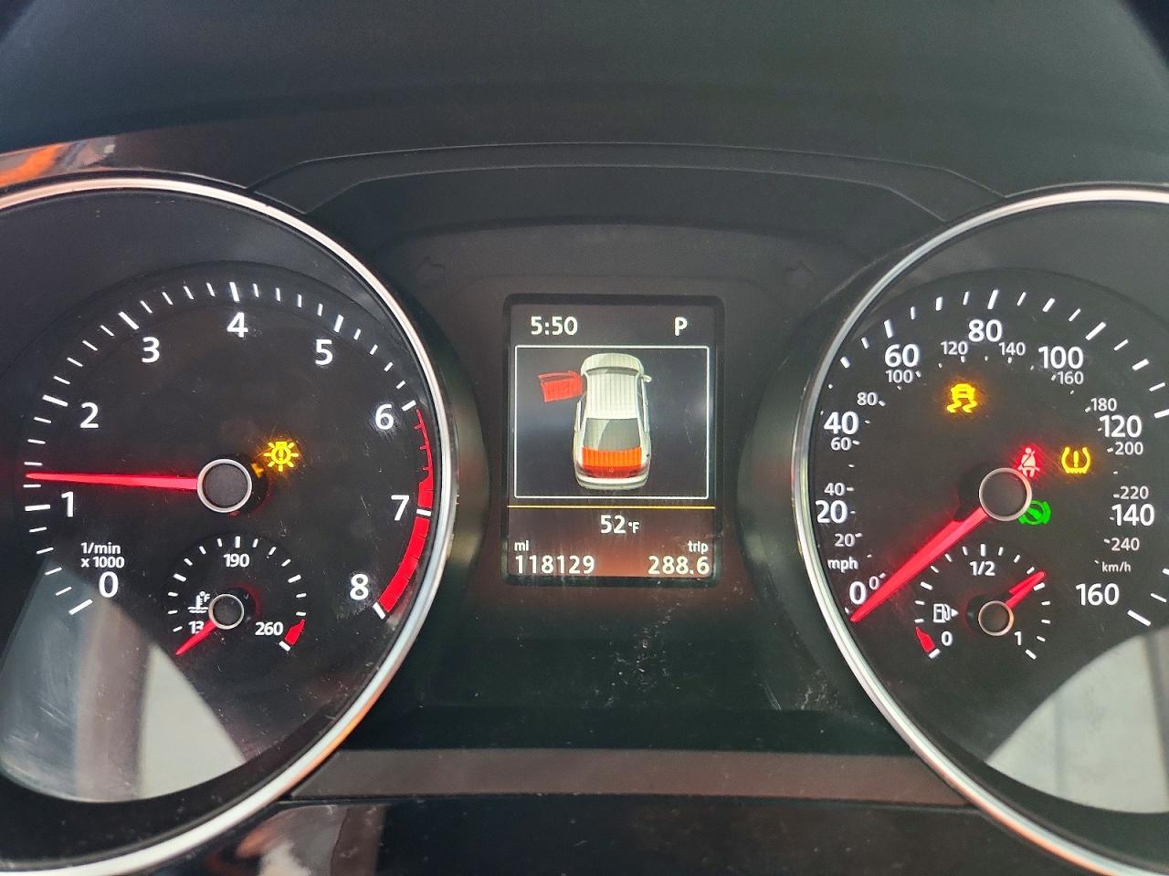 2016 VOLKSWAGEN JETTA GLI photo 9