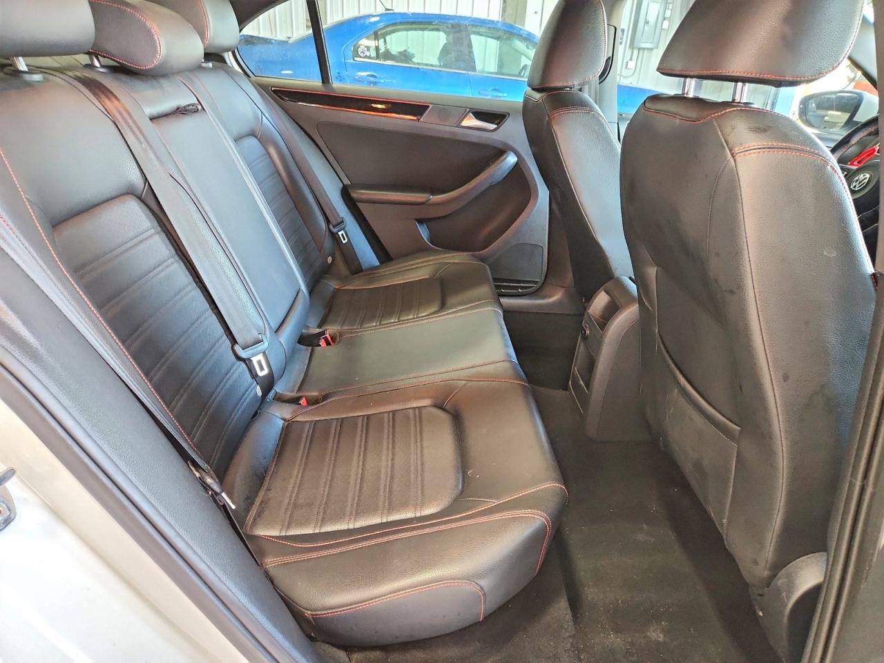2016 VOLKSWAGEN JETTA GLI photo 10