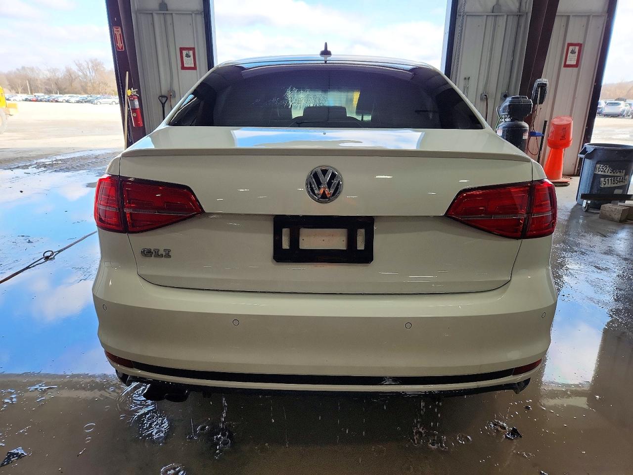 2016 VOLKSWAGEN JETTA GLI photo 6