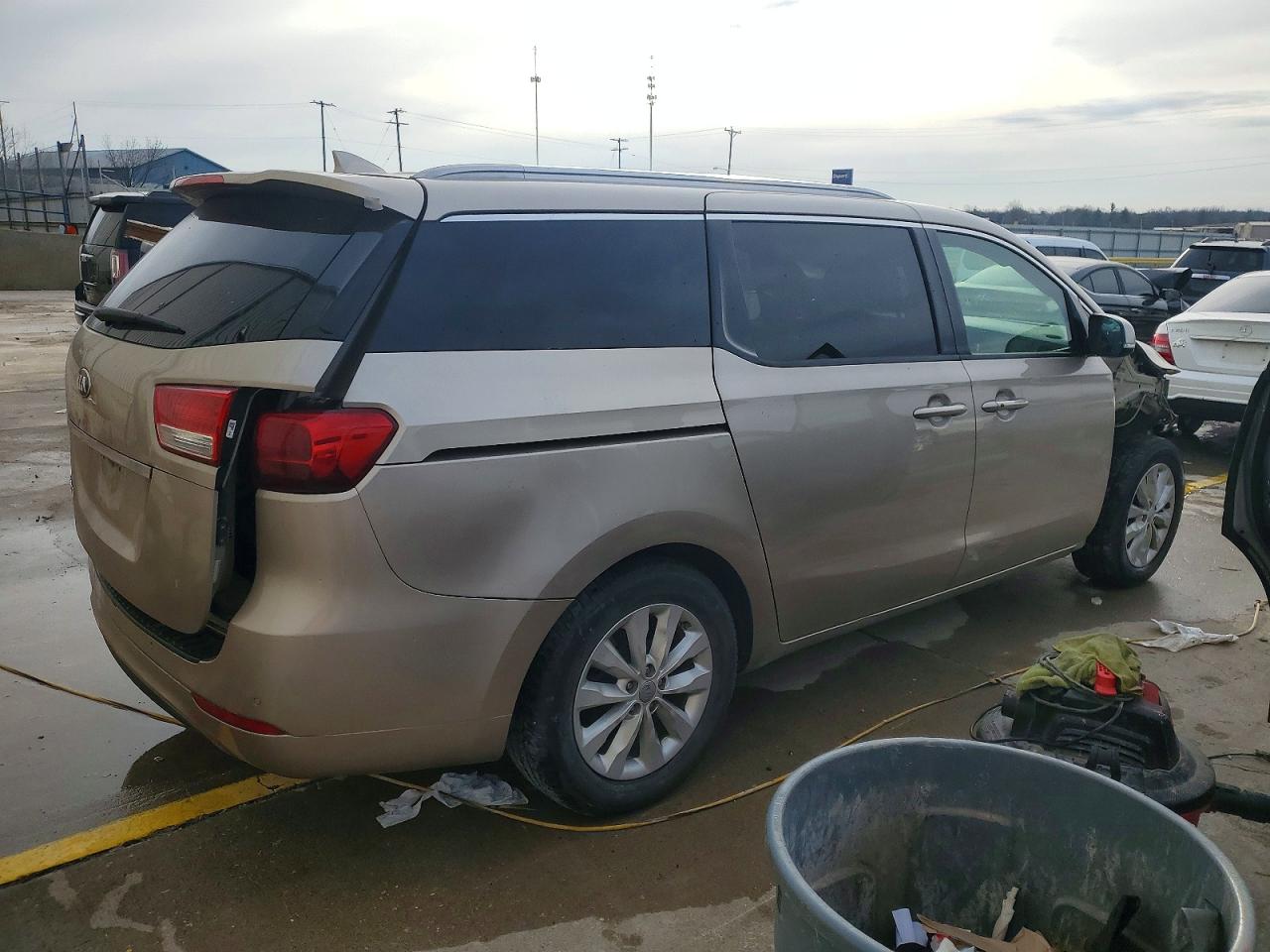 2017 KIA SEDONA EX photo 3