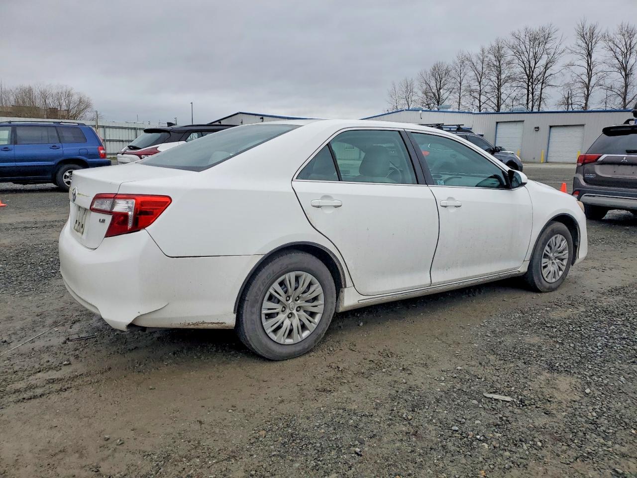 2012 TOYOTA CAMRY BASE photo 3