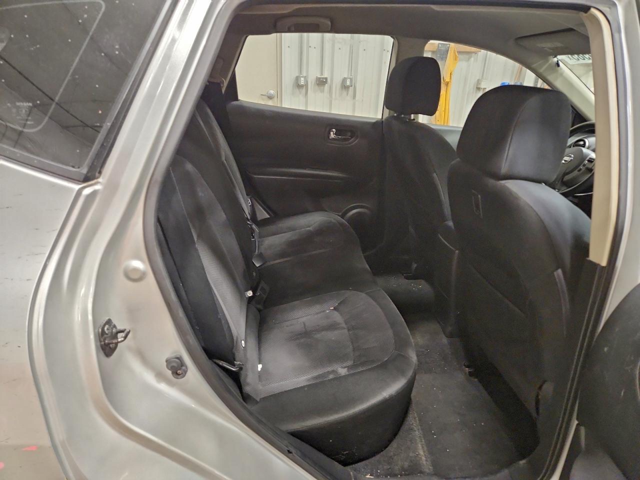 2011 NISSAN ROGUE S photo 11