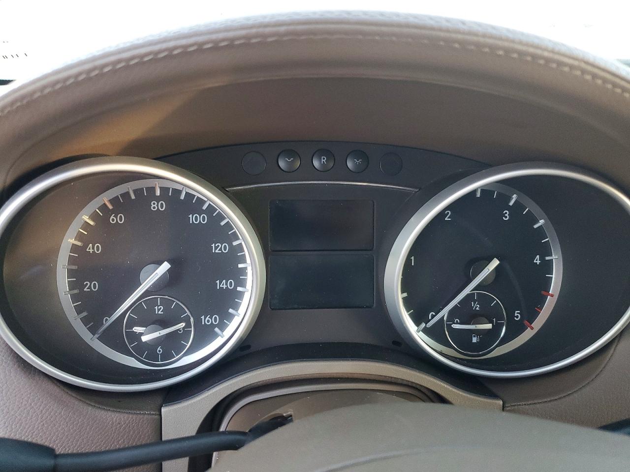 2011 MERCEDES-BENZ GL 350 BLUETEC photo 9