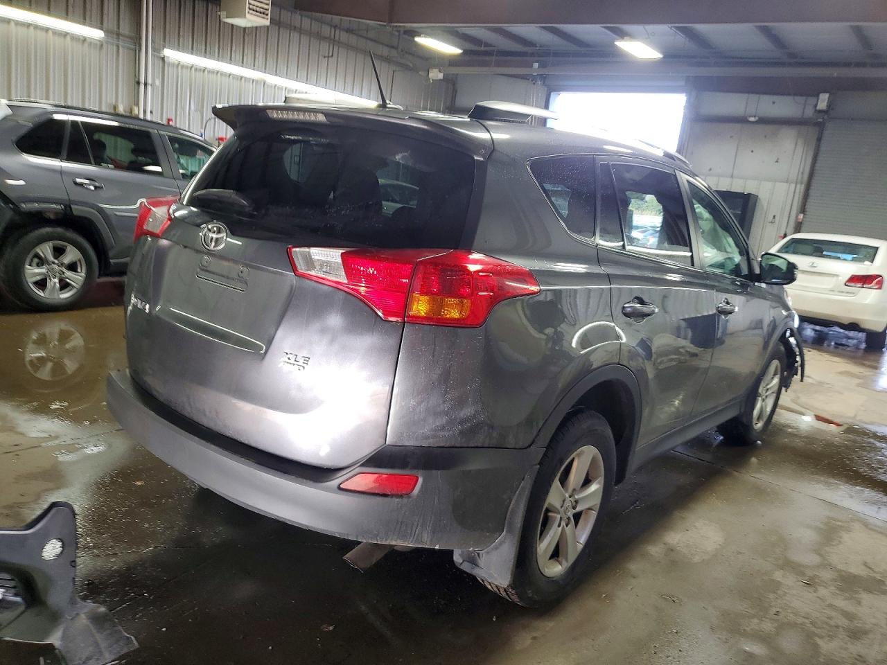2014 TOYOTA RAV4 photo 3