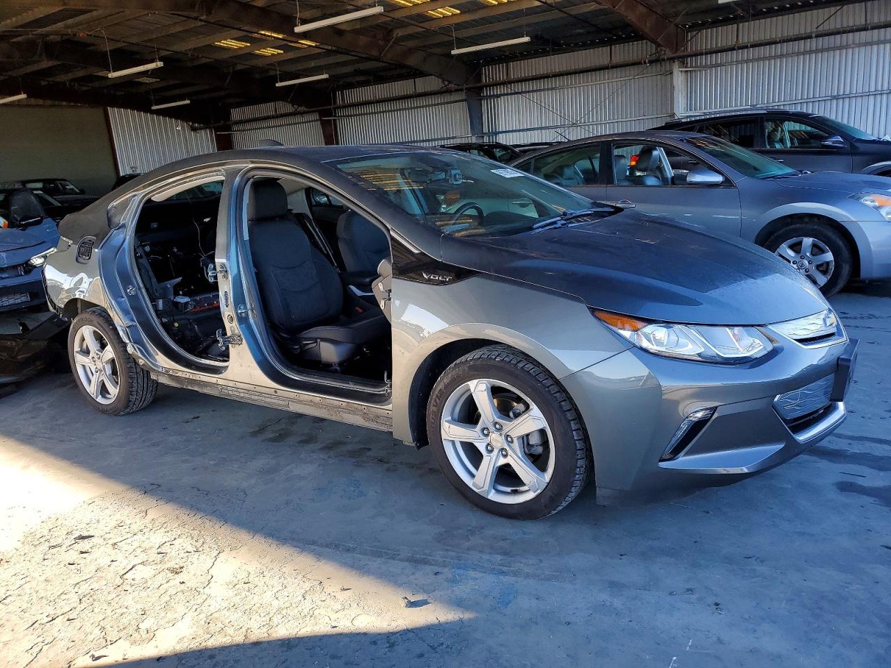 2017 CHEVROLET VOLT LT photo 4
