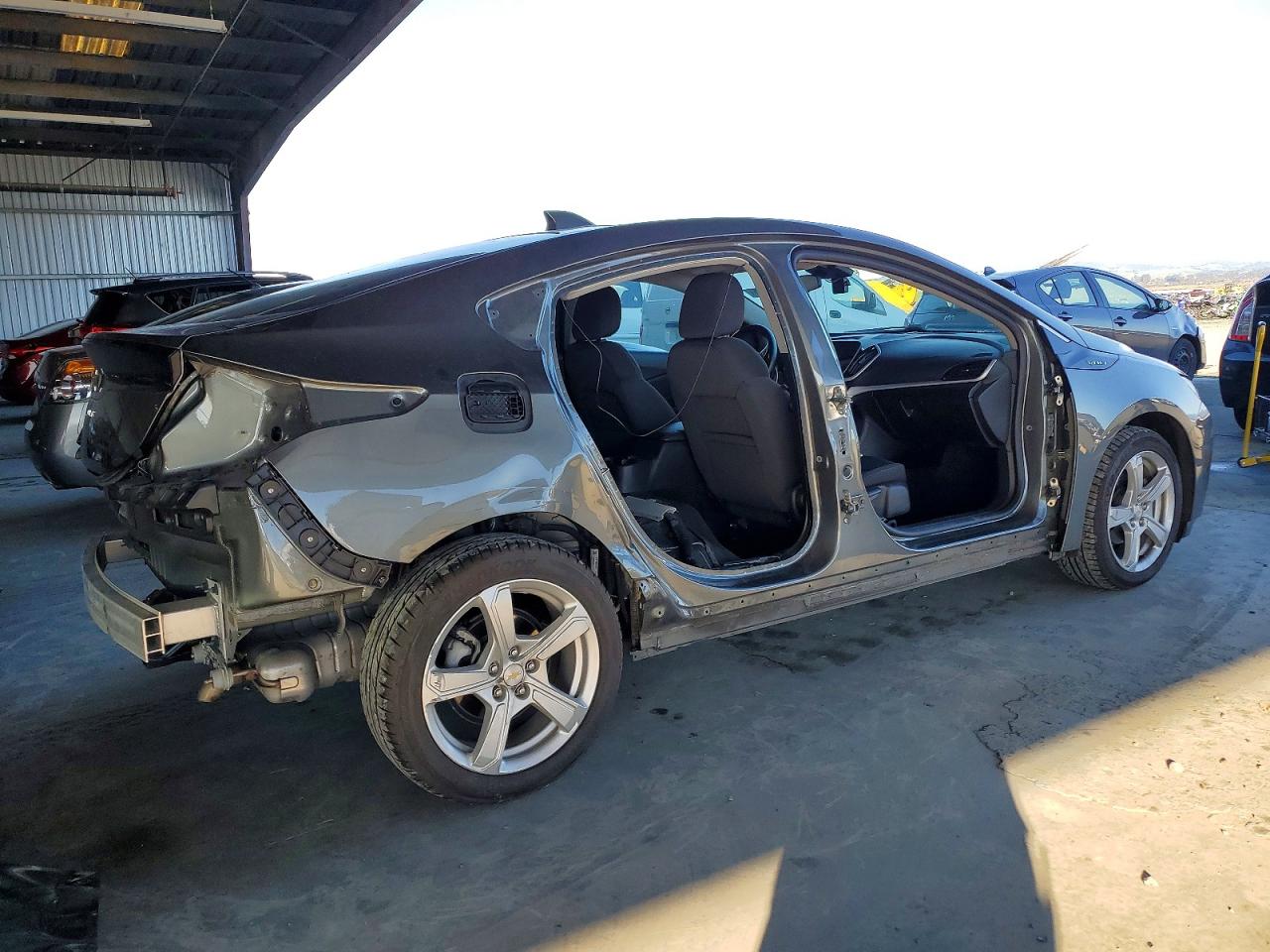 2017 CHEVROLET VOLT LT photo 3