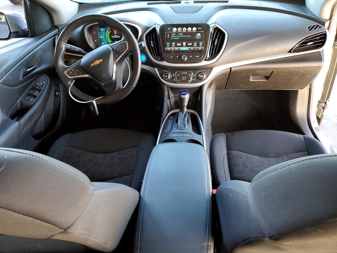 2017 CHEVROLET VOLT LT photo 8