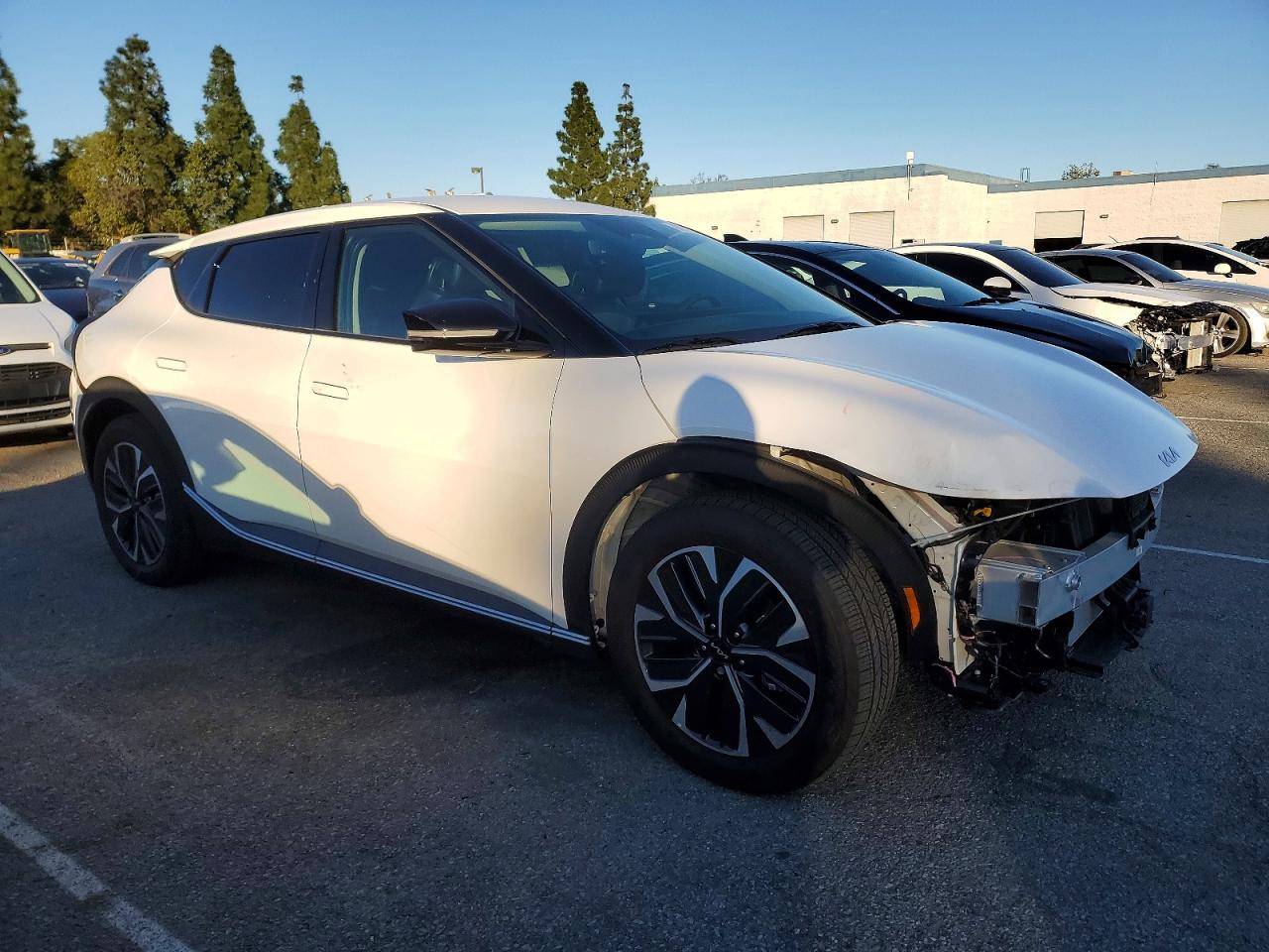 2024 KIA EV6 LIGHT photo 4