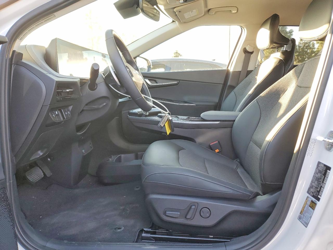 2024 KIA EV6 LIGHT photo 7